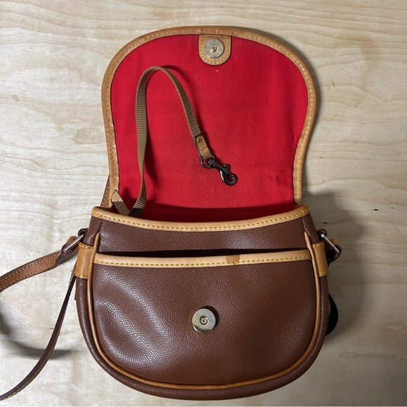 Dooney & Bourke Pebble Grain Saddle Hallie Crossbody Bag Caramel Brown VTG - Picture 10 of 16
